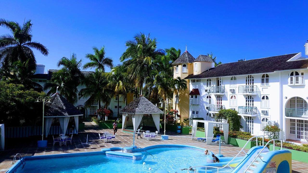 Apartment Treasure At Sandcastles Ocho Rios Bagian luar foto